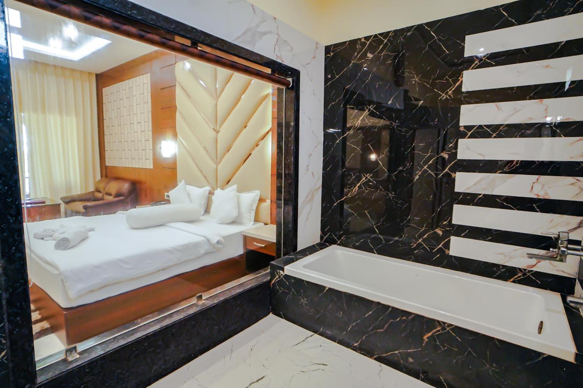 Prasant On Beach Resort !! Lift - Wifi -Restaurant-Parking Facilities-Newly Decorated Room !! Mandarmani Kültér fotó