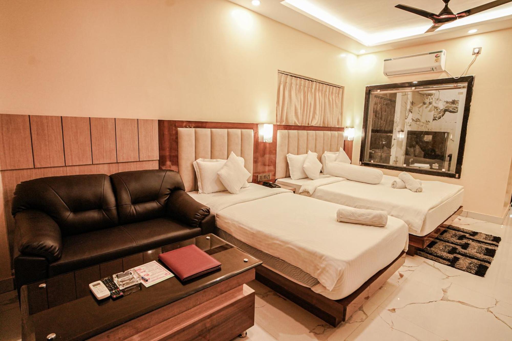 Prasant On Beach Resort !! Lift - Wifi -Restaurant-Parking Facilities-Newly Decorated Room !! Mandarmani Kültér fotó