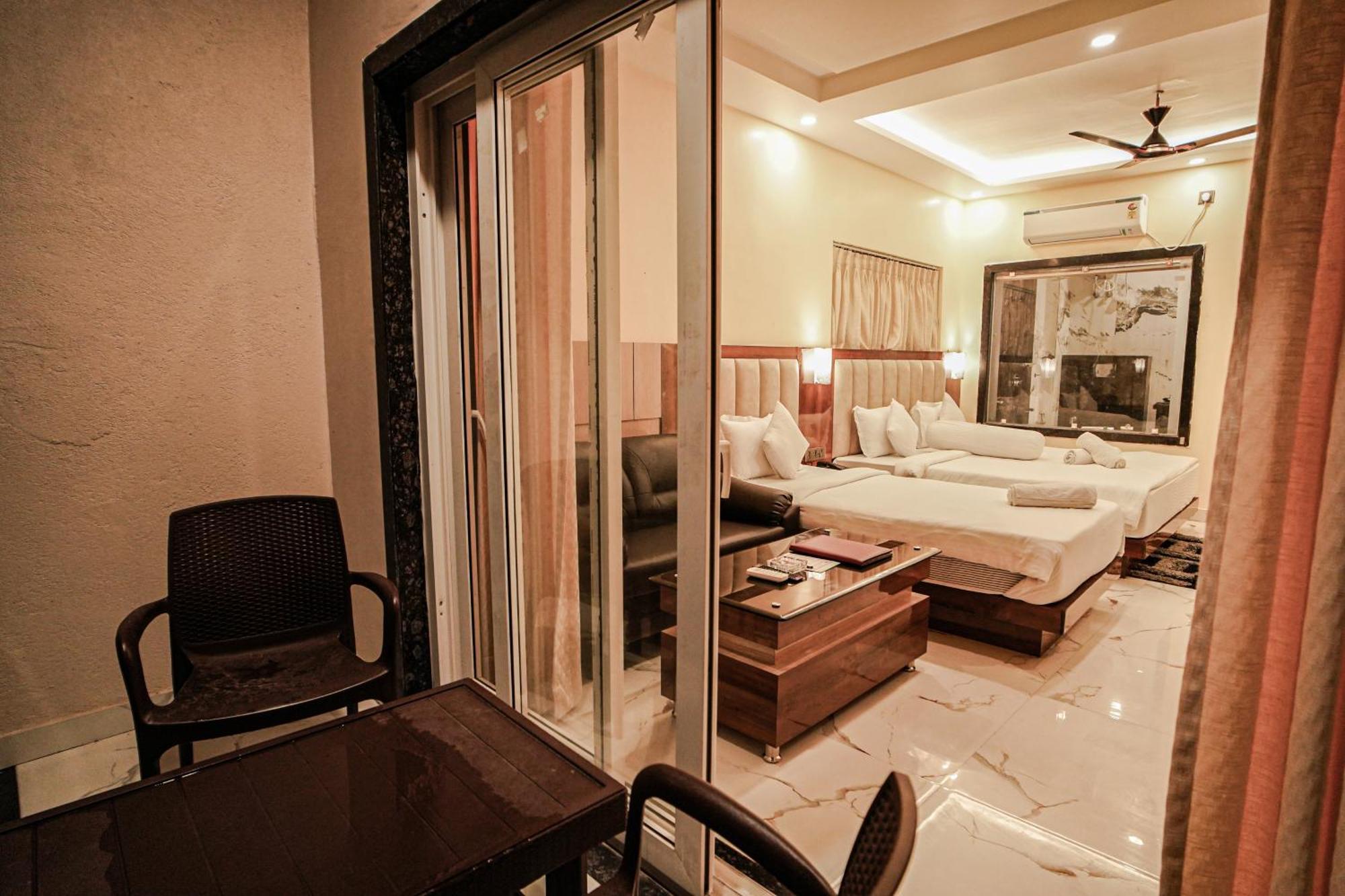 Prasant On Beach Resort !! Lift - Wifi -Restaurant-Parking Facilities-Newly Decorated Room !! Mandarmani Kültér fotó
