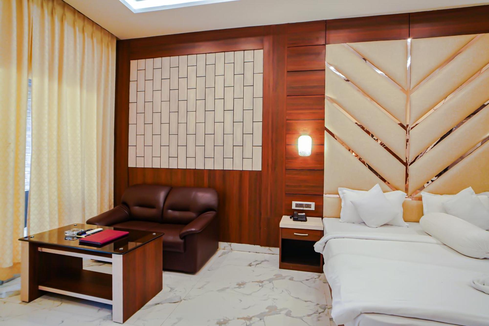 Prasant On Beach Resort !! Lift - Wifi -Restaurant-Parking Facilities-Newly Decorated Room !! Mandarmani Kültér fotó