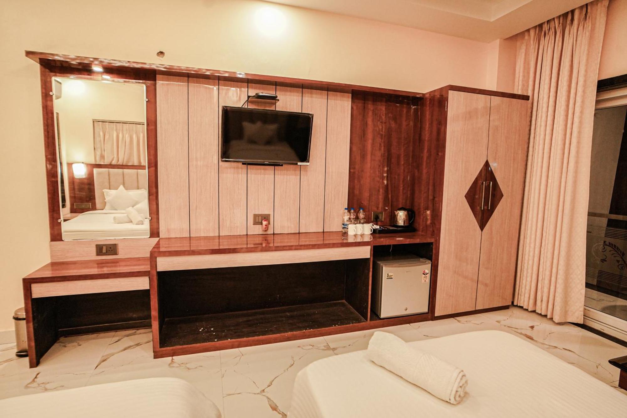 Prasant On Beach Resort !! Lift - Wifi -Restaurant-Parking Facilities-Newly Decorated Room !! Mandarmani Kültér fotó