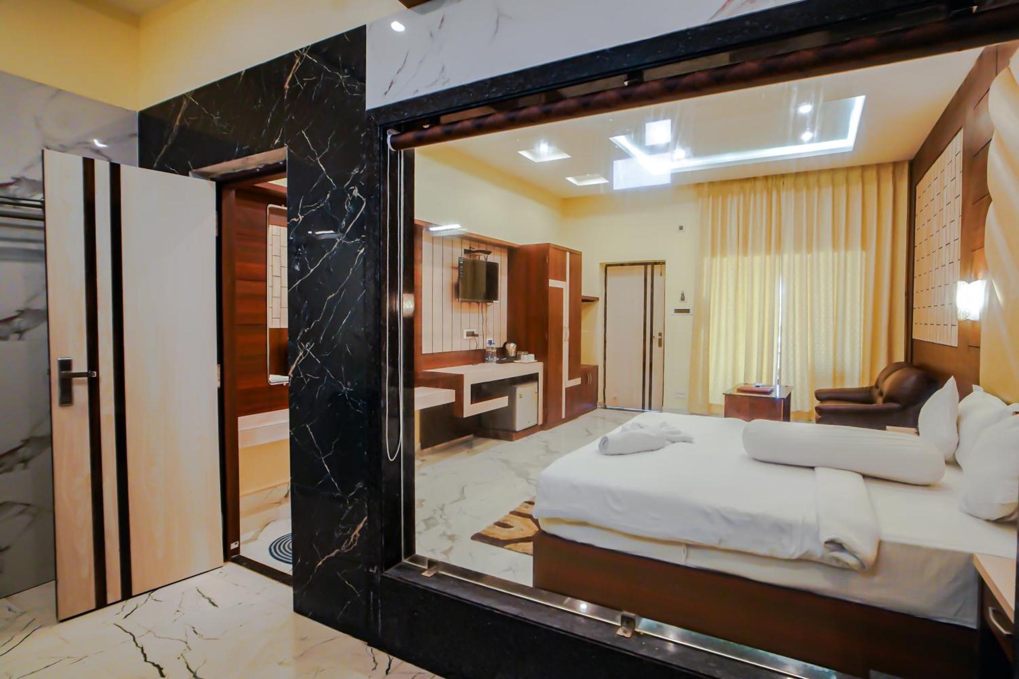 Prasant On Beach Resort !! Lift - Wifi -Restaurant-Parking Facilities-Newly Decorated Room !! Mandarmani Kültér fotó
