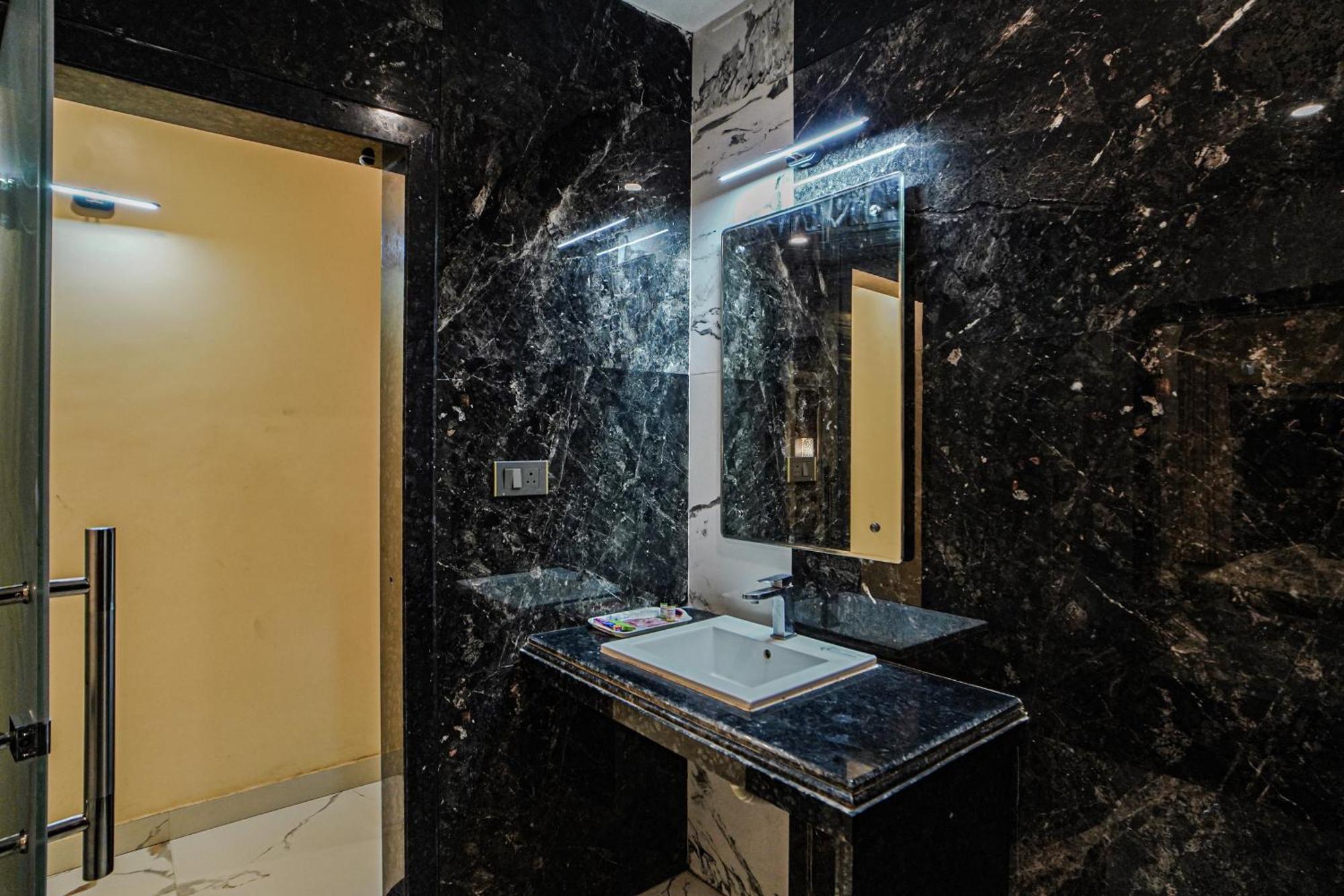 Prasant On Beach Resort !! Lift - Wifi -Restaurant-Parking Facilities-Newly Decorated Room !! Mandarmani Kültér fotó