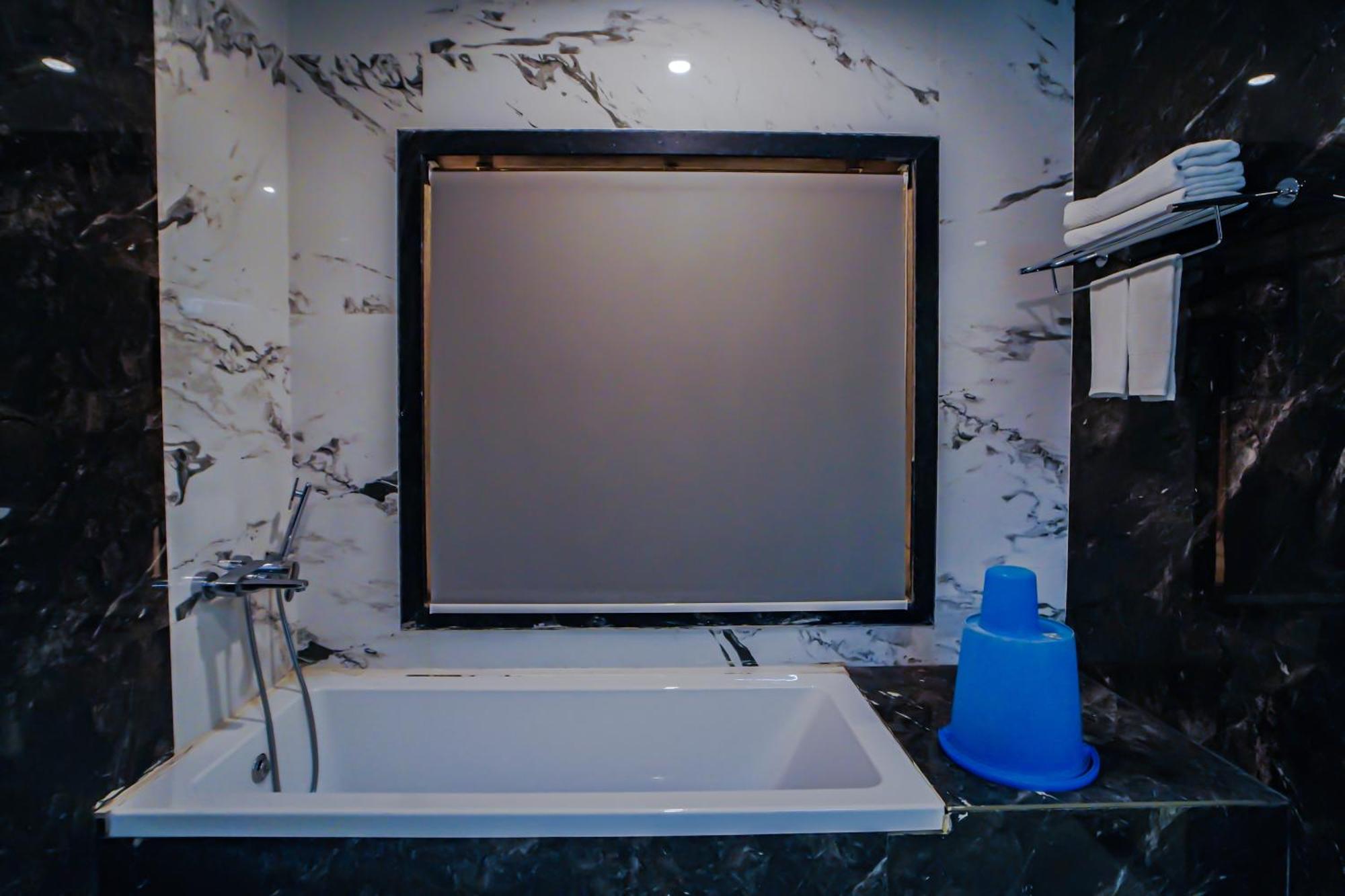 Prasant On Beach Resort !! Lift - Wifi -Restaurant-Parking Facilities-Newly Decorated Room !! Mandarmani Kültér fotó