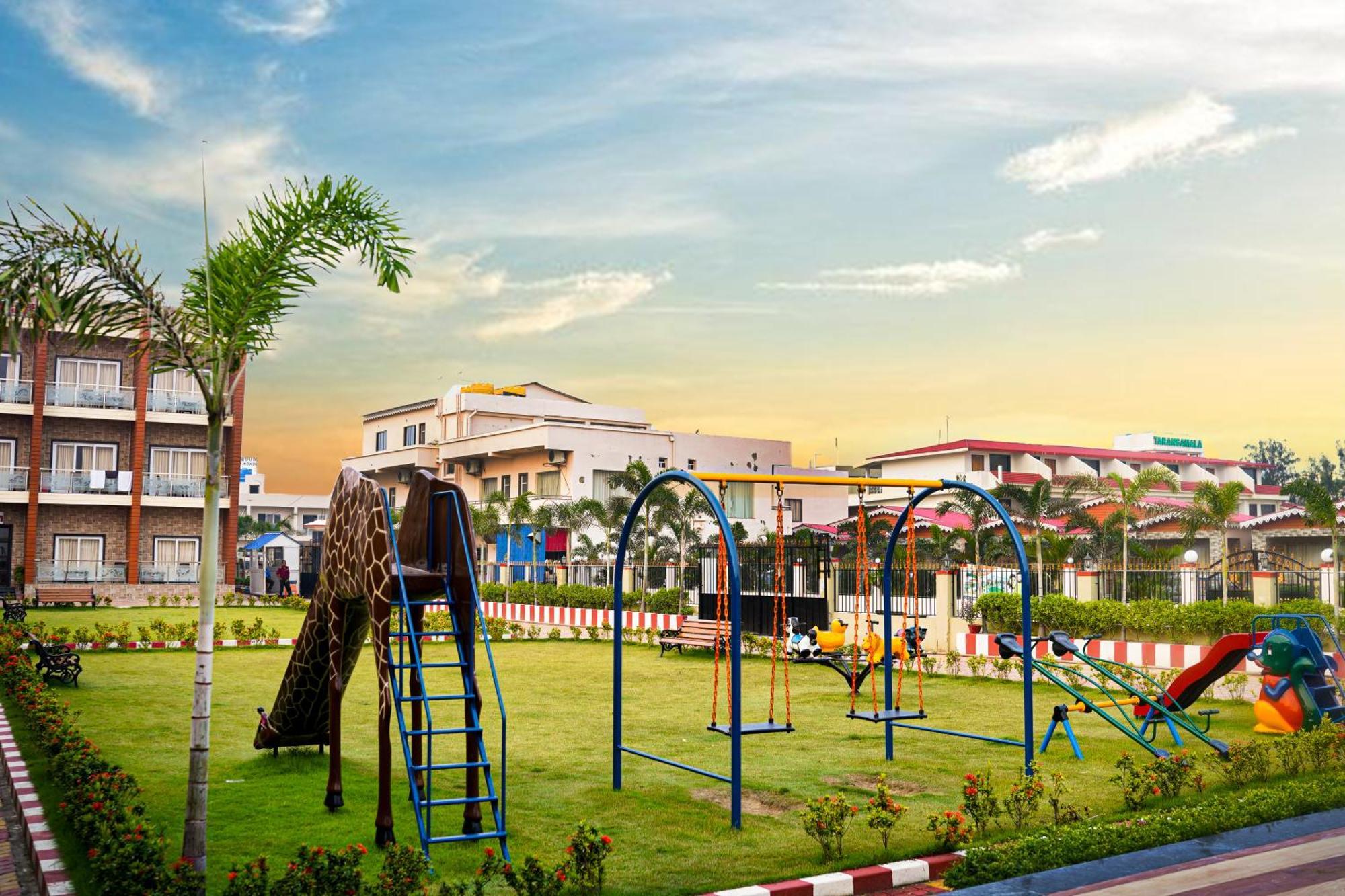 Prasant On Beach Resort !! Lift - Wifi -Restaurant-Parking Facilities-Newly Decorated Room !! Mandarmani Kültér fotó